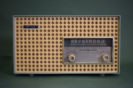Vintage GE Tube Radio, untested