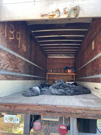 1999 International 24' 4700 Box Truck