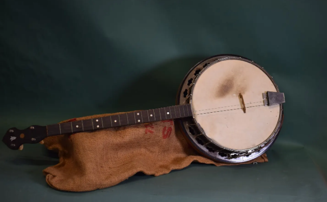 Maybell 4-string tenor banjo, 1920s-30s