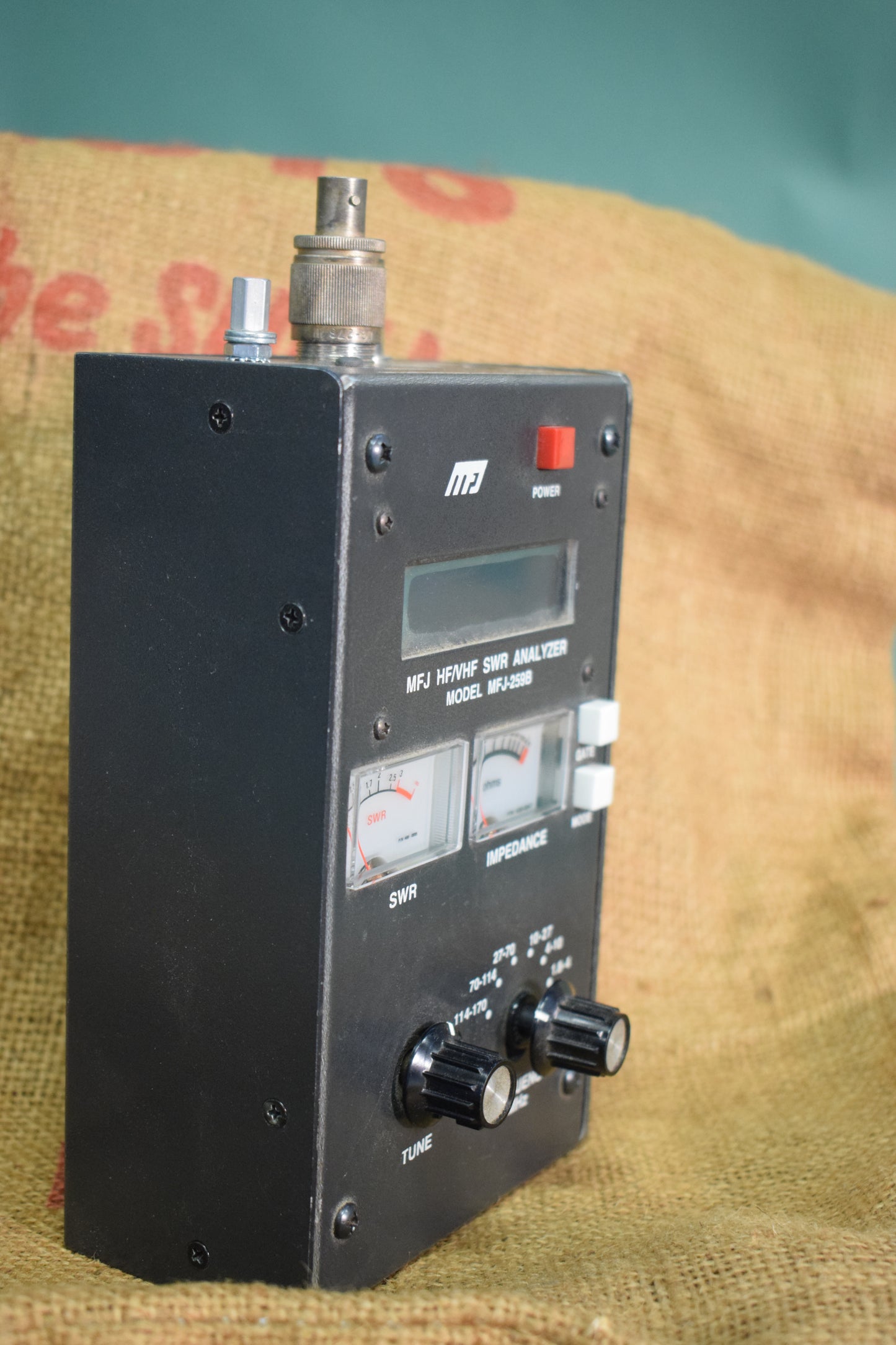 MFJ-259 B Antenna Analyzer