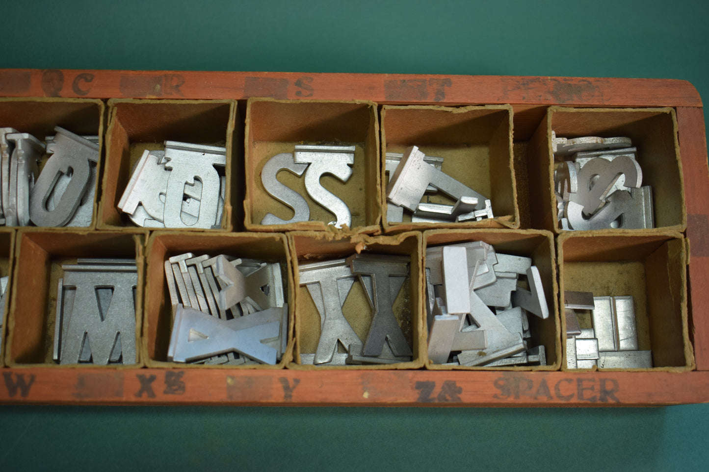 Duncan-Morris aluminum mailbox letters