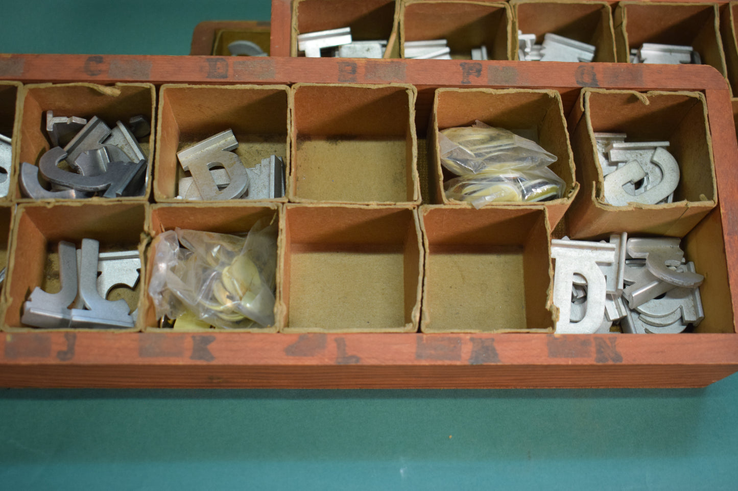 Duncan-Morris aluminum mailbox letters