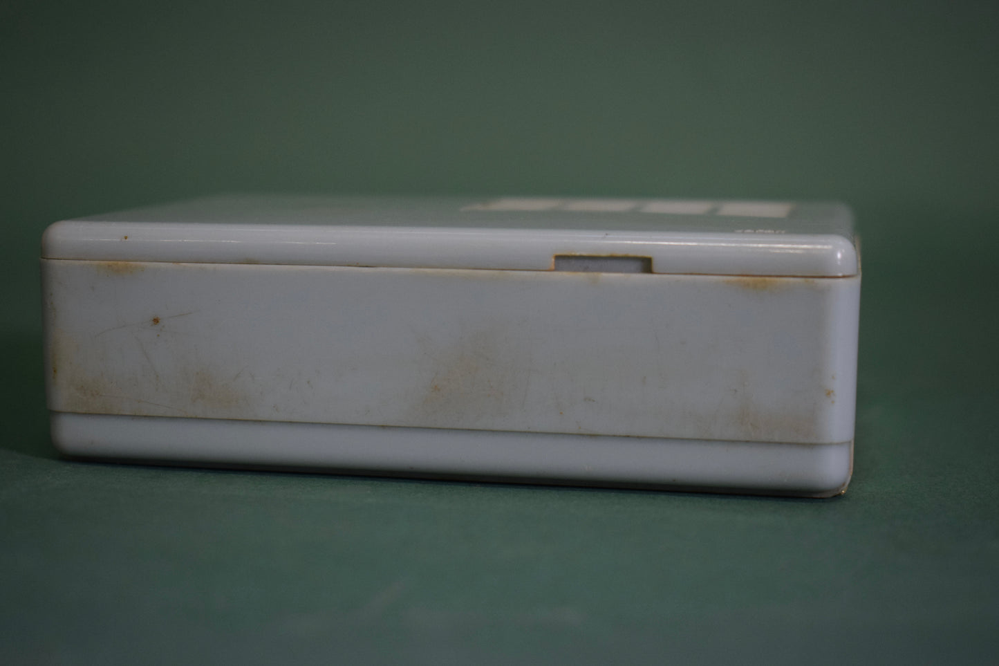 Vintage Handheld Six Transistor Radio