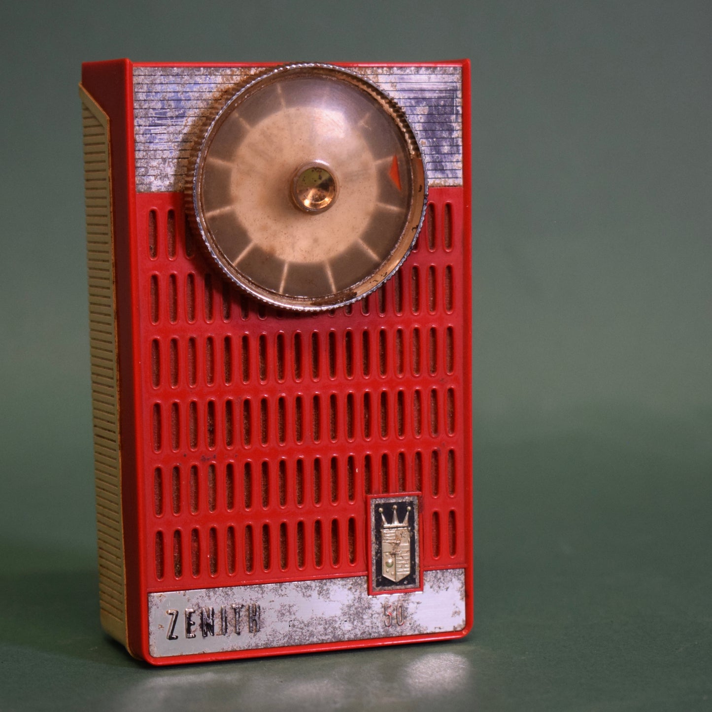 Zenith  Royal 50 Transistor Radio - untested