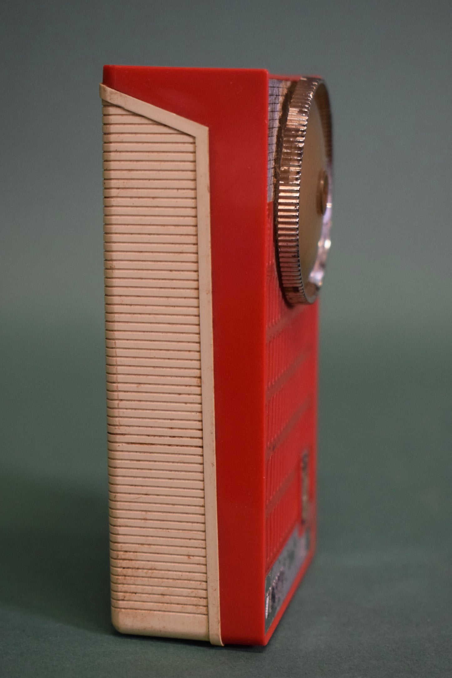 Zenith  Royal 50 Transistor Radio - untested