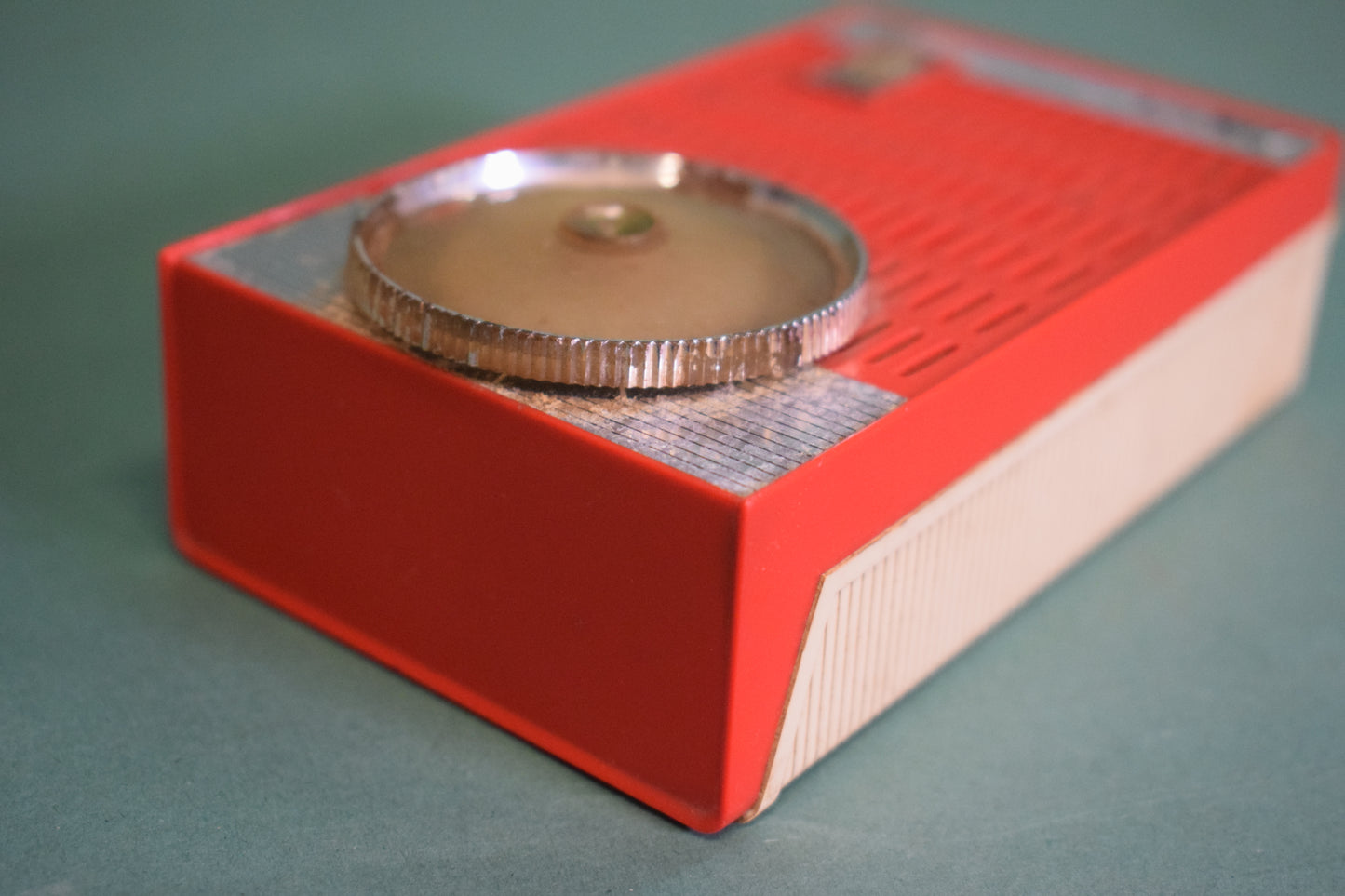 Zenith  Royal 50 Transistor Radio - untested