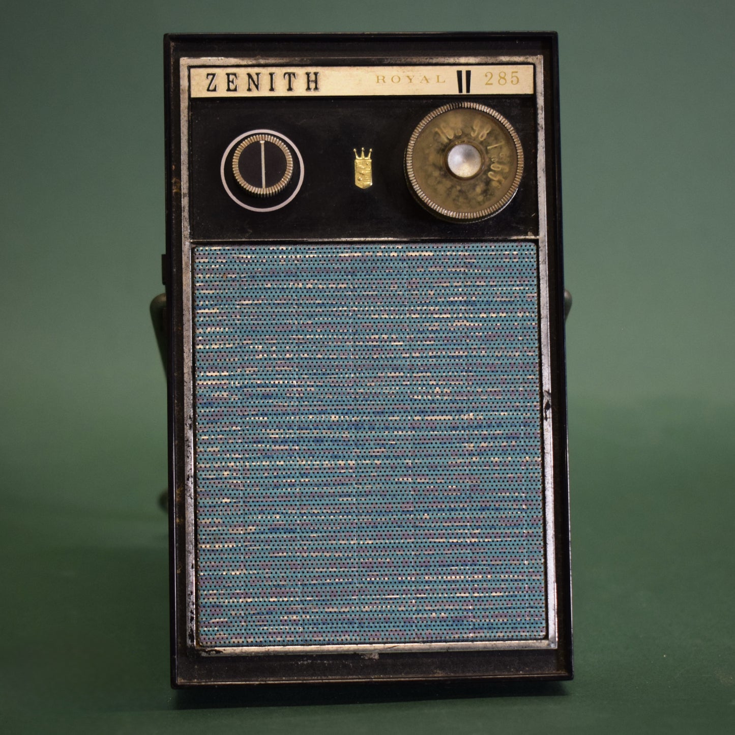 Zenith Royal 285 Transistor Radio
