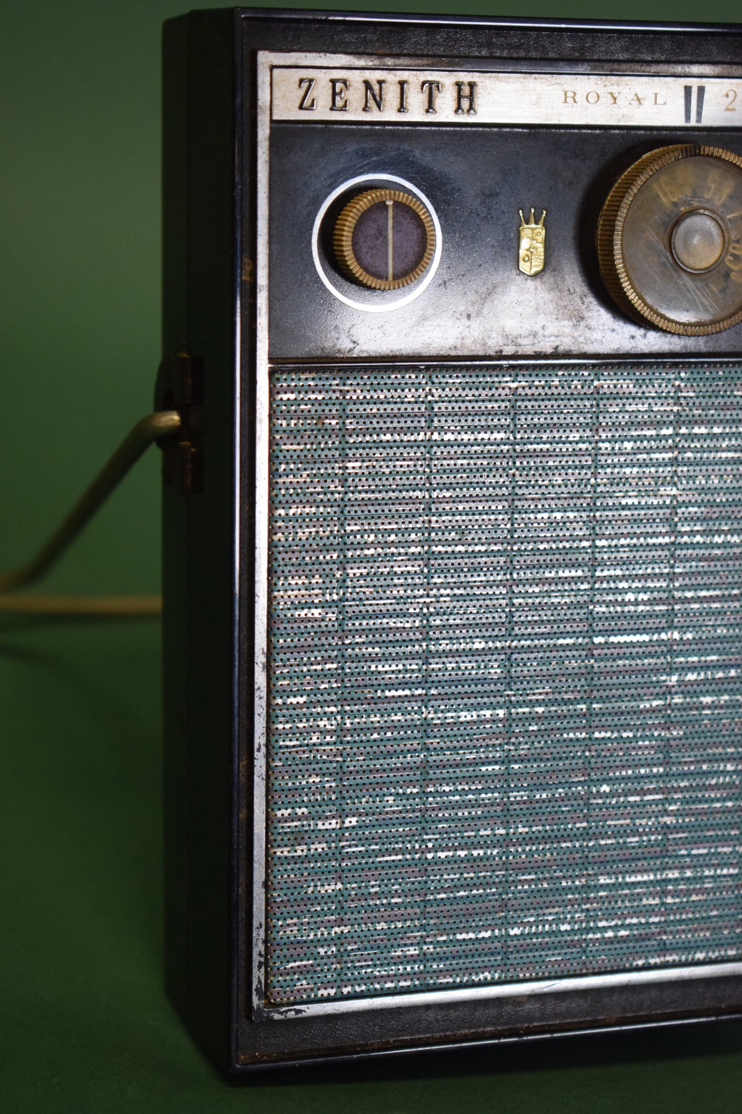 Zenith Royal 285 Transistor Radio