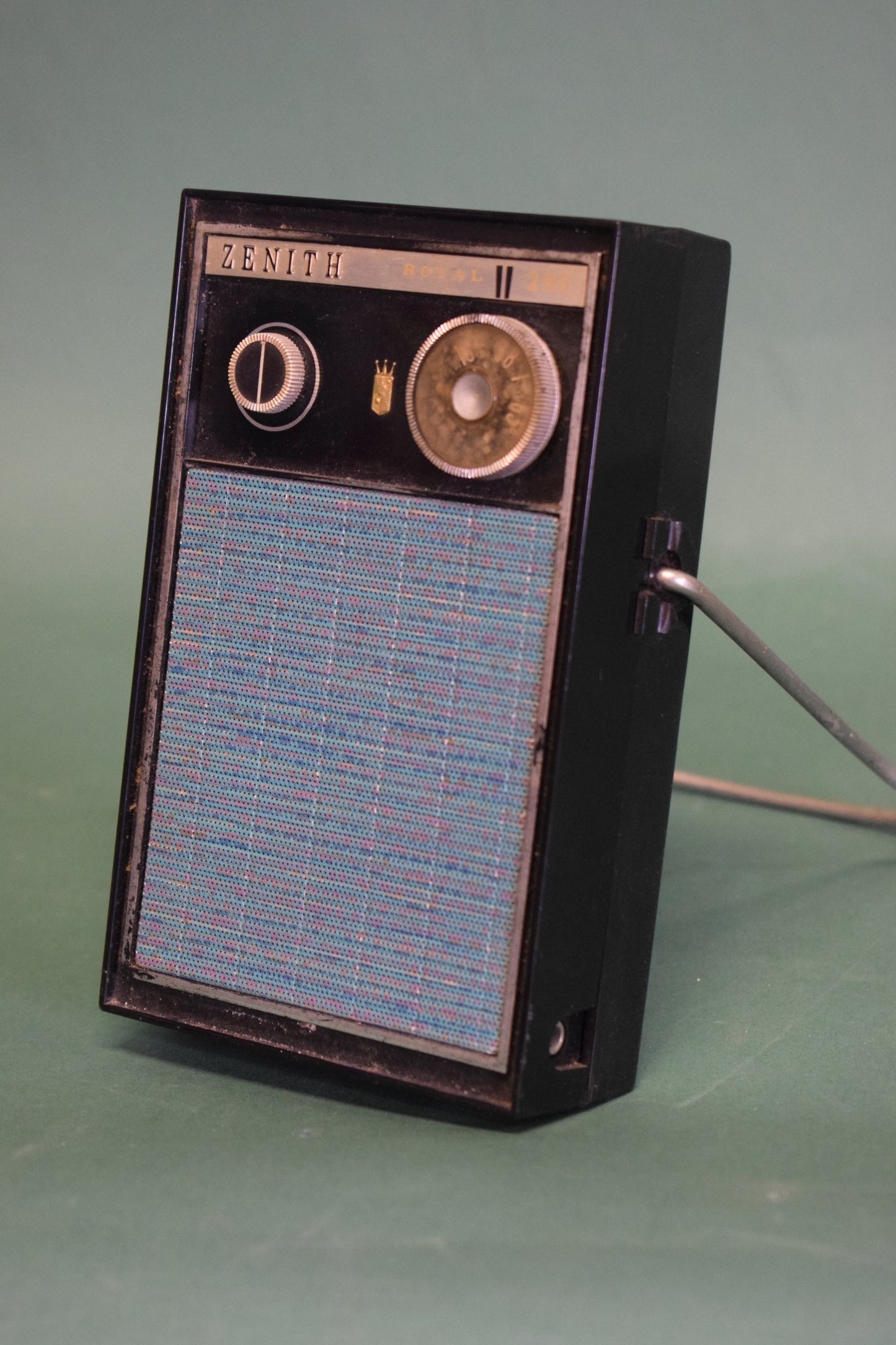 Zenith Royal 285 Transistor Radio
