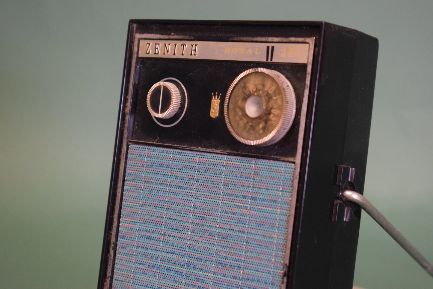 Zenith Royal 285 Transistor Radio