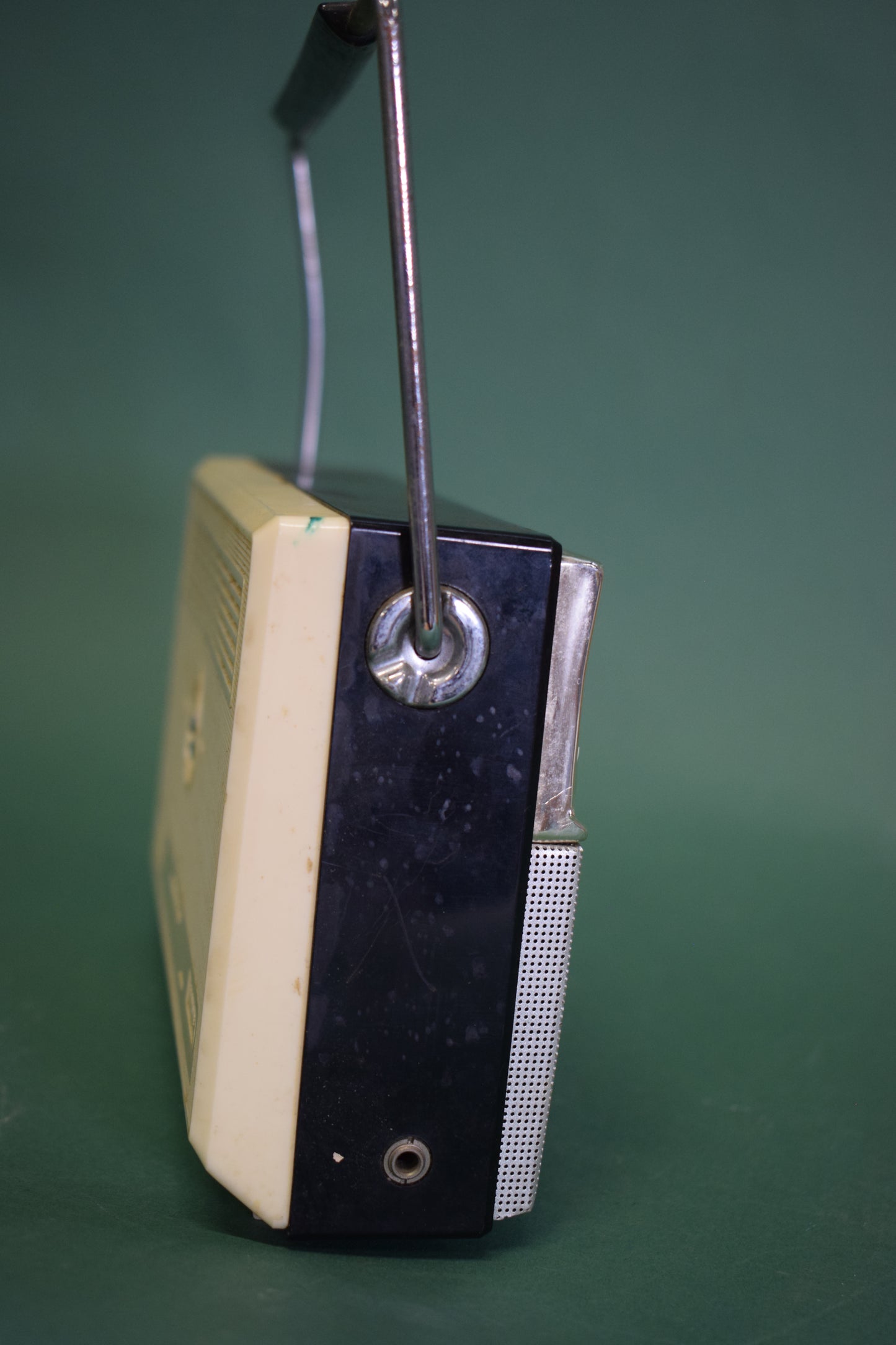 Plata Portable Transistor Radio