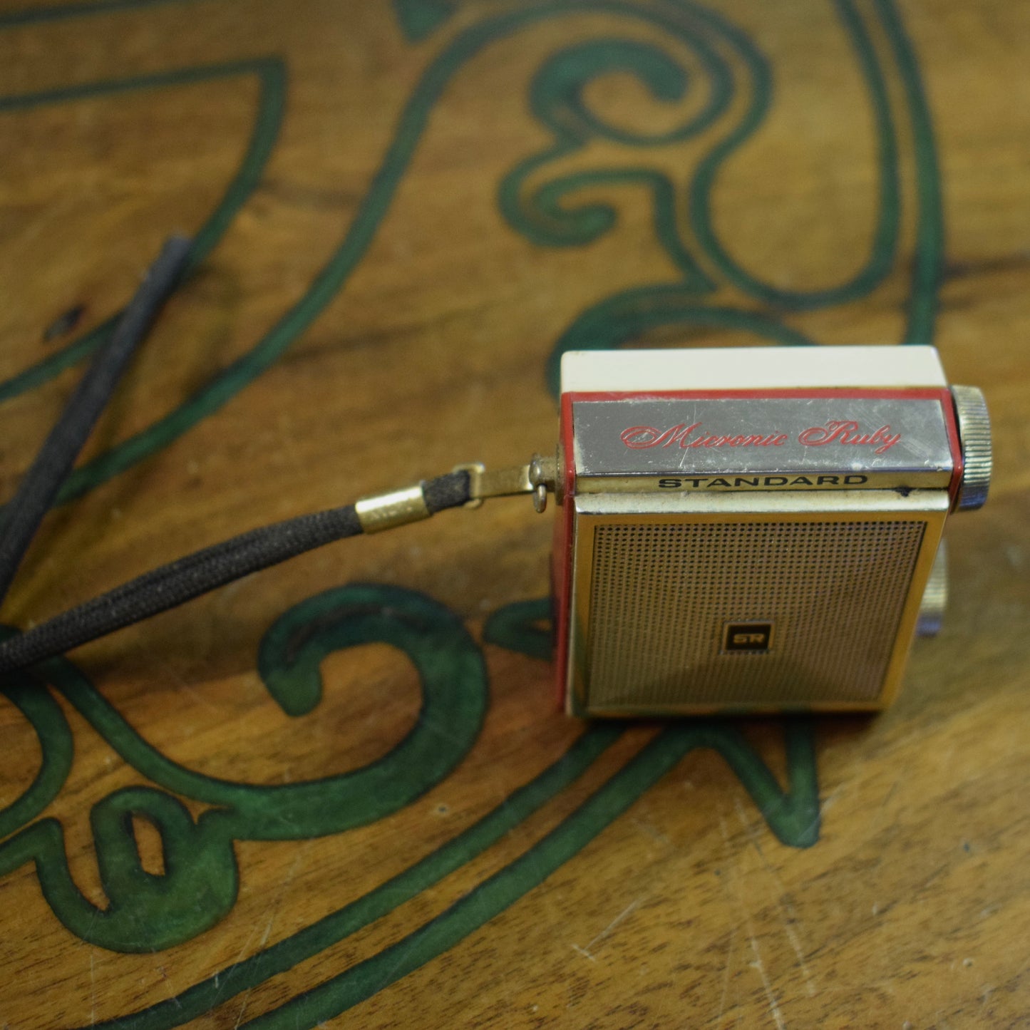 Standard Micronic Ruby transistor radio