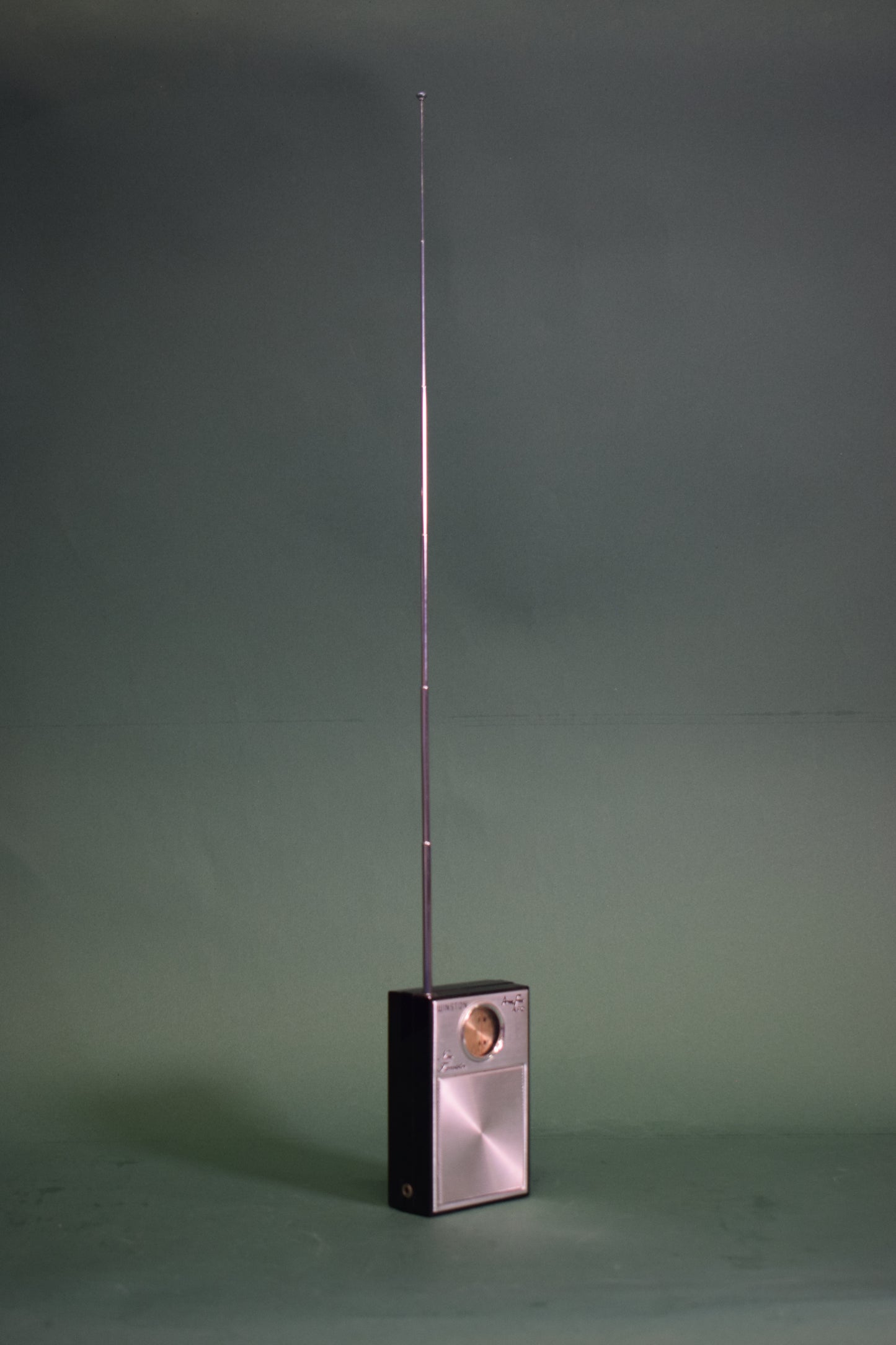 Winston Nine Transistor Am/Fm pocket radio