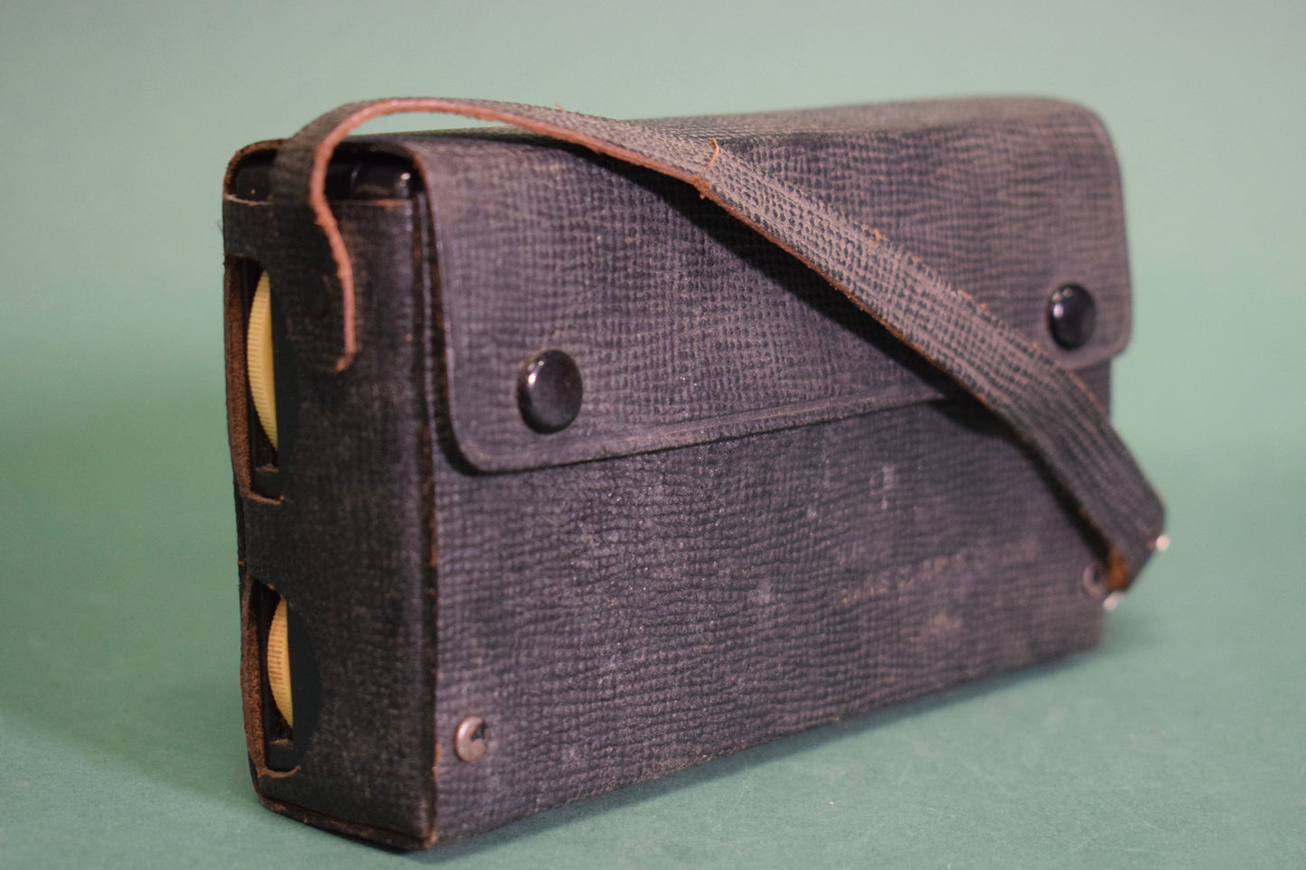 Montclair Transistor Radio with Leather Case
