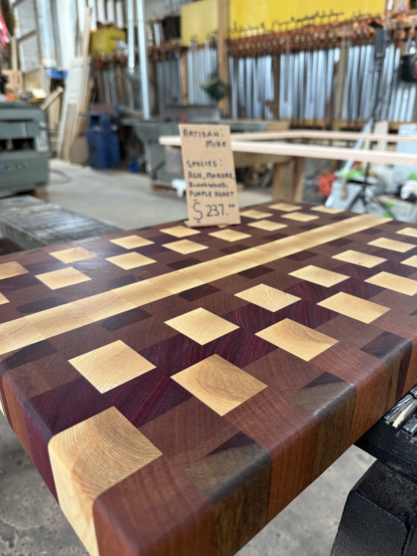Artisan Crafted Cutting Board "Mortimer"