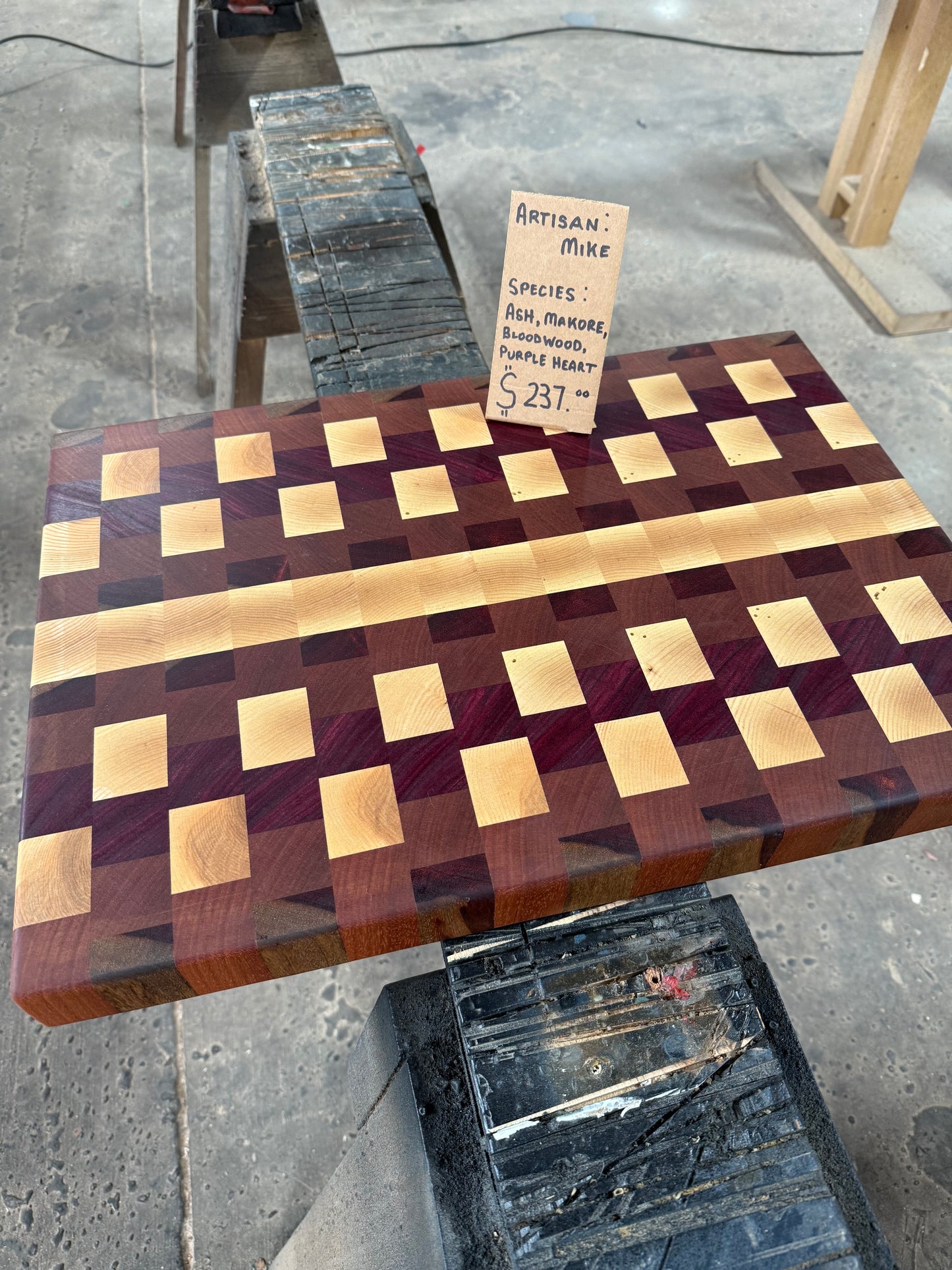 Artisan Crafted Cutting Board "Mortimer"