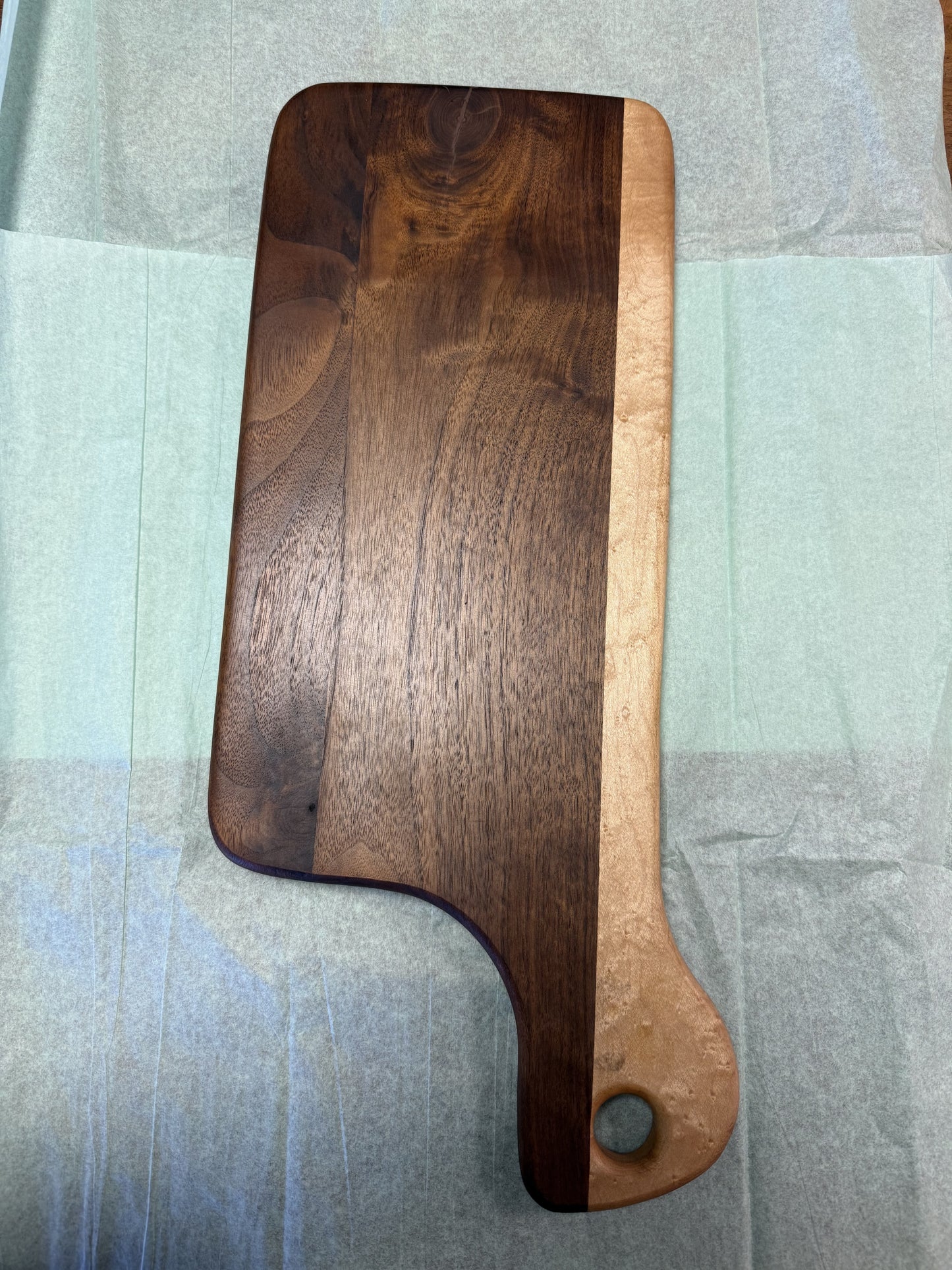 Artisan Crafted Cutting Board "Leia"