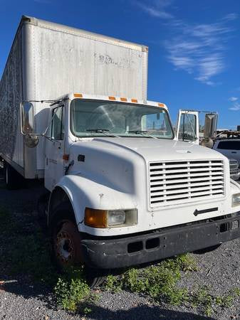 1999 International 24' 4700 Box Truck
